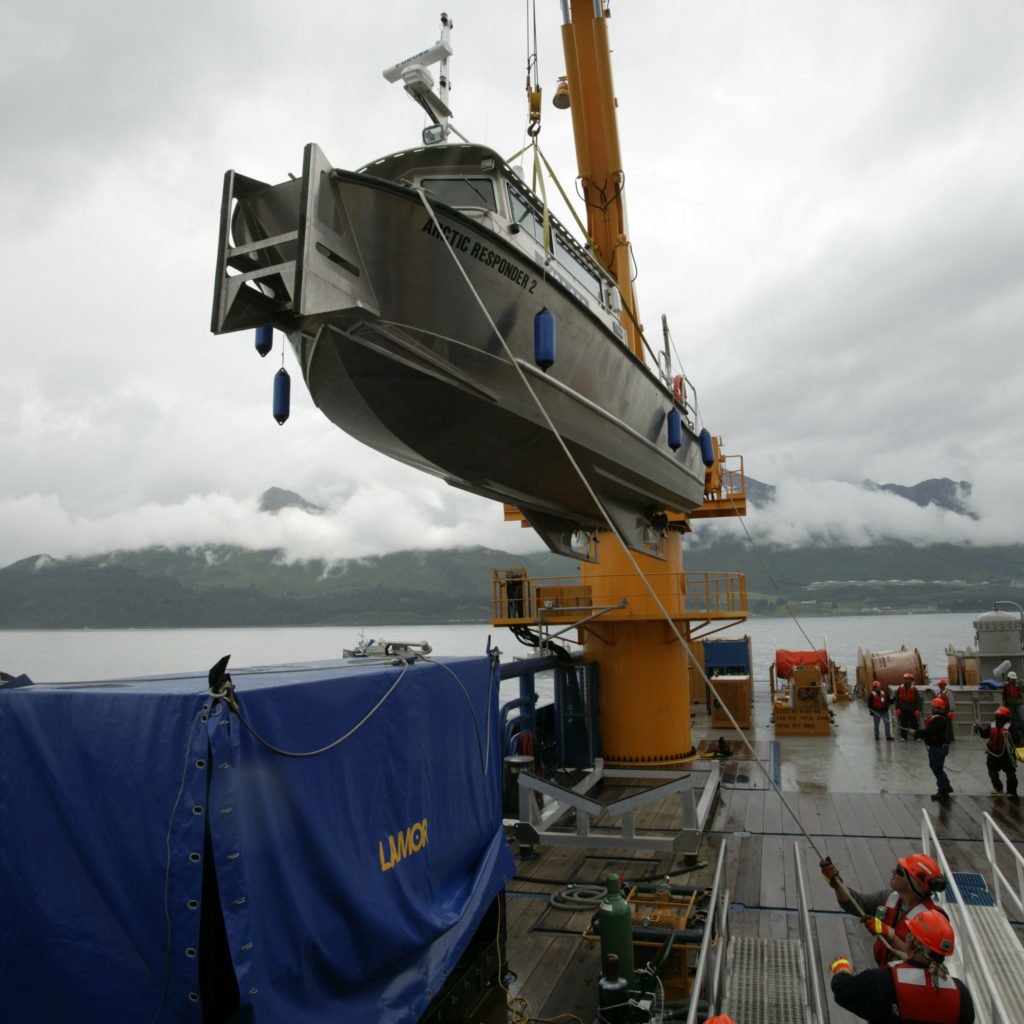 0D8T0465 nanuq with booms out-ja-sq